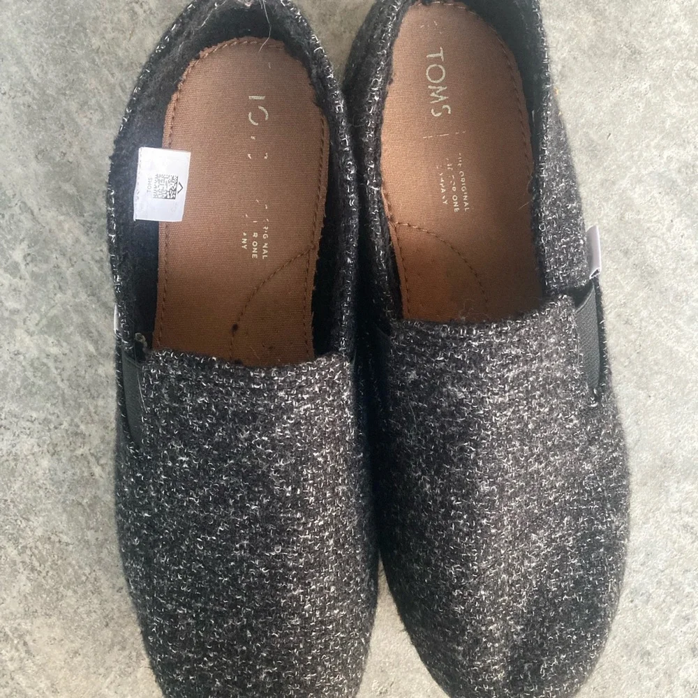 Toms fabric upper men’s Sz 10 loafer shoes - Picture 8 of 8